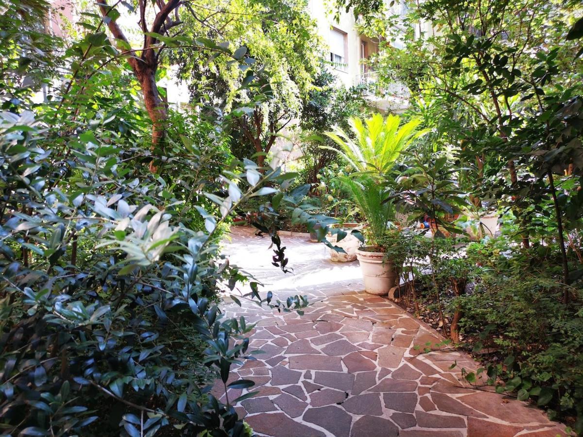 Appartamento Cozy 50 Meters From The Metro Milano
